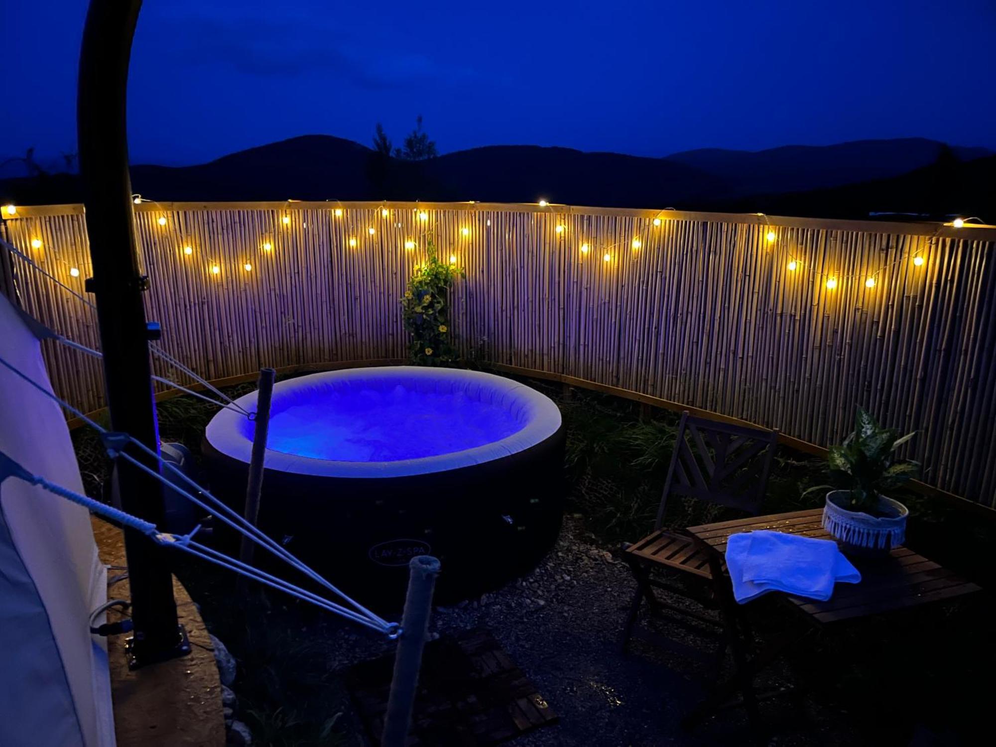 فندق Glamping Hohe Wand - Zelt Mit Sternenfenster Und Whirlpool Maiersdorf المظهر الخارجي الصورة