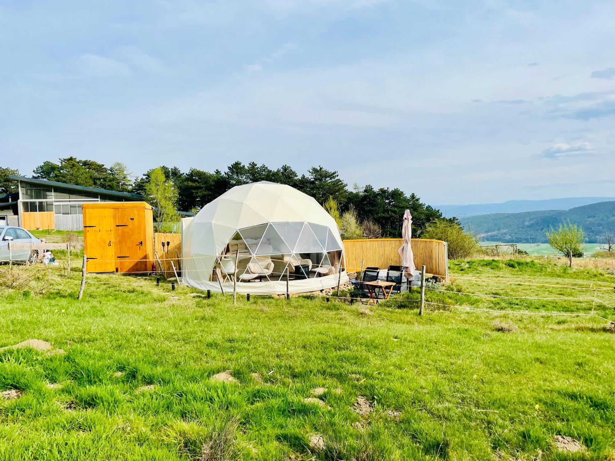 فندق Glamping Hohe Wand - Zelt Mit Sternenfenster Und Whirlpool Maiersdorf المظهر الخارجي الصورة
